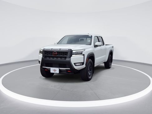 Used 2025 Nissan Frontier PRO-4X w/ Pro Premium Package AWD/4WD image 3