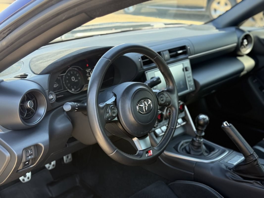 Used 2022 Toyota GR86 Premium w/ ALL Weather Mat Package (TMS) RWD image 7