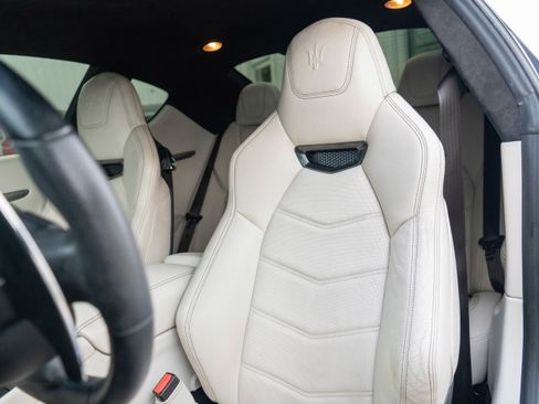 Used 2016 Maserati GranTurismo Sport image 9
