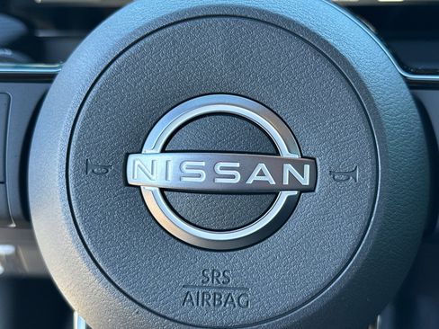 Used 2025 Nissan Kicks SR image 24