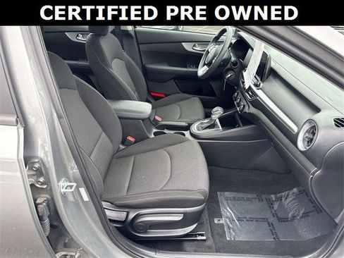 Used 2023 Kia Forte LXS image 9