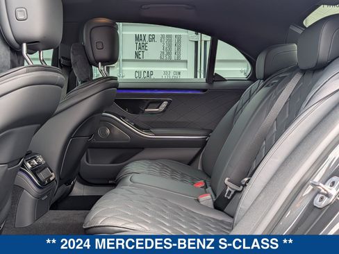 Used 2024 Mercedes-Benz S 580 4MATIC Sedan w/ AMG Line image 14