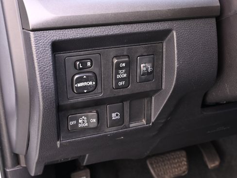 Used 2018 Toyota Tundra SR5 w/ TRD Off Road Package image 26