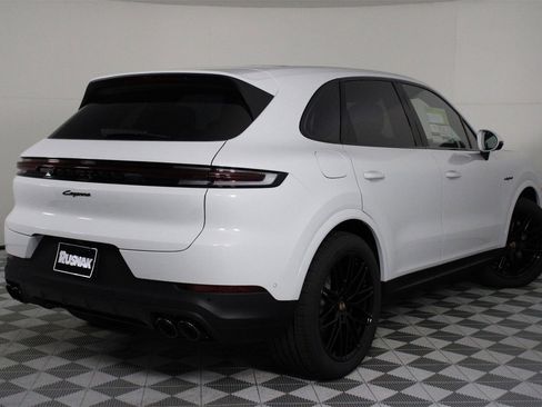 New 2026 Porsche Cayenne E-Hybrid image 7