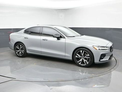 Used 2025 Volvo S60 B5 Plus FWD image 7