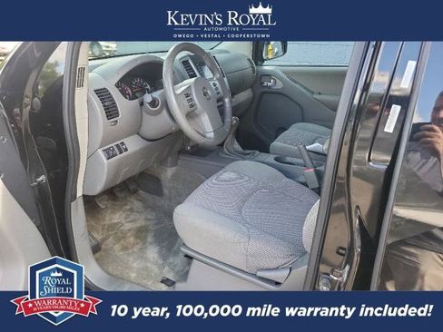 Used 2015 Nissan Frontier SV AWD/4WD image 11
