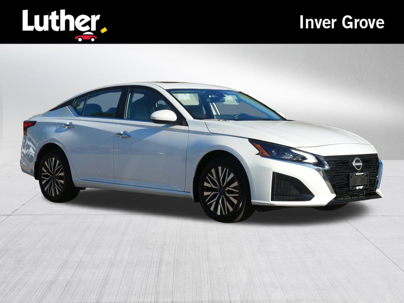 Certified 2024 Nissan Altima 2.5 SV w/ SV Premium Package AWD/4WD image 1
