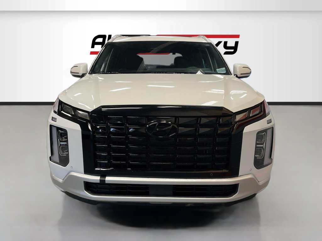 Used 2023 Hyundai Palisade Calligraphy w/ Cargo Package AWD/4WD image 2