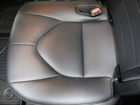 Used 2021 Toyota Highlander XLE image 22