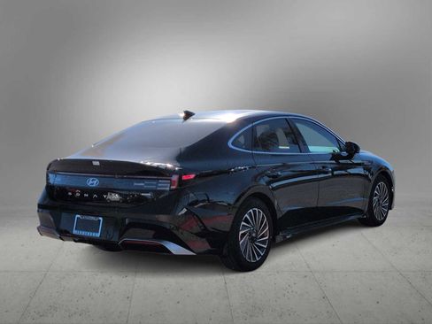 New 2025 Hyundai Sonata Limited image 8