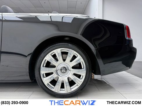 Used 2019 Rolls-Royce Dawn image 13