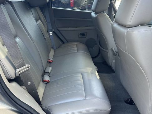 Used 2006 Jeep Grand Cherokee Laredo AWD/4WD image 9