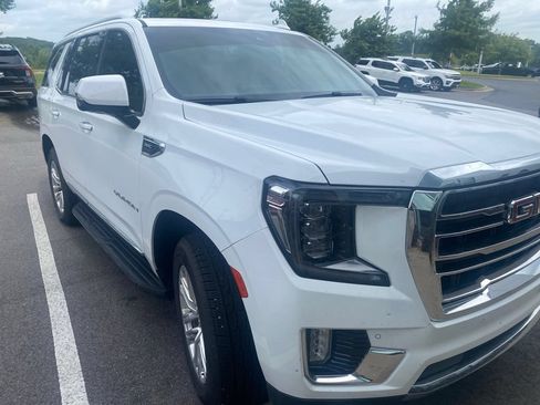 Used 2023 GMC Yukon SLT w/ SLT Luxury Package AWD/4WD image 2