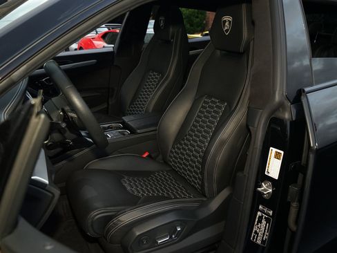 Used 2019 Lamborghini Urus image 11