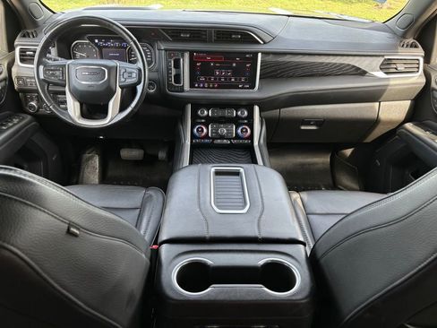 Used 2021 GMC Yukon XL Denali w/ Denali Ultimate Package image 10