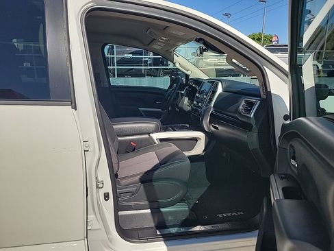 Used 2024 Nissan Titan SV w/ SV Convenience Package RWD image 15