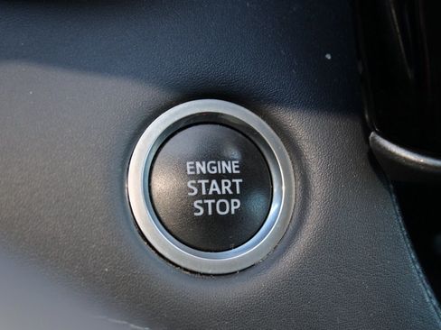 Used 2020 Toyota Highlander LE image 23