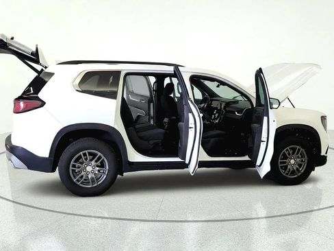 Used 2026 GMC Acadia Elevation FWD image 12