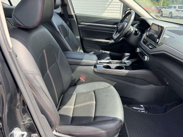 Used 2024 Nissan Altima 2.5 SR FWD image 11