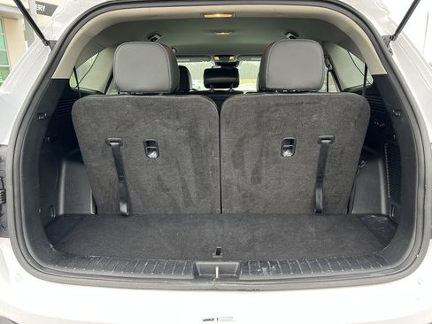 Used 2024 Kia Sorento S image 8