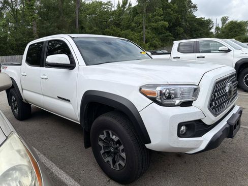 Used 2019 Toyota Tacoma TRD Off-Road AWD/4WD image 1