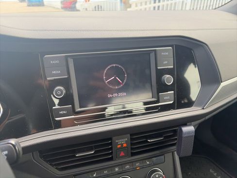 Used 2024 Volkswagen Jetta Sport image 14