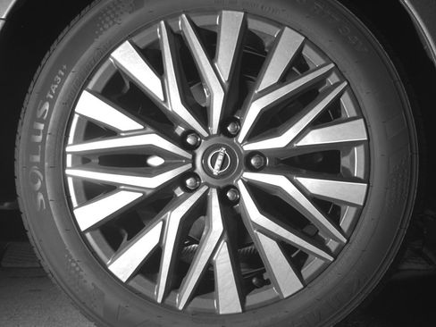 Used 2025 Nissan Altima 2.5 SV FWD image 15