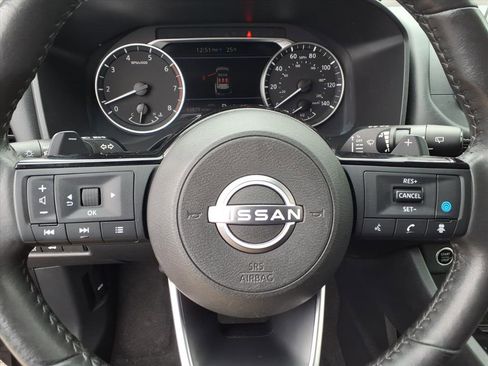 Used 2023 Nissan Rogue SV w/ SV Premium B Package image 30