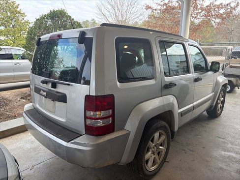 Used 2010 Jeep Liberty Sport w/ 18" Aluminum Wheel Group image 3