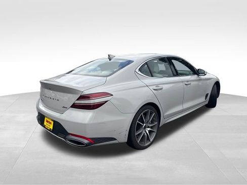 Used 2024 Genesis G70 2.5T image 8