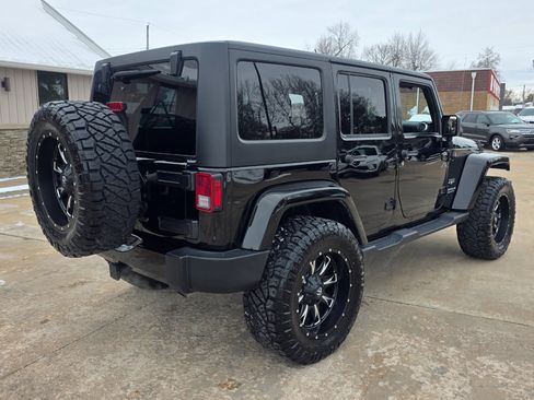 Used 2016 Jeep Wrangler Unlimited Sahara image 17