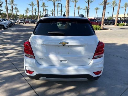 Used 2018 Chevrolet Trax LT w/ LT Convenience Package FWD image 4