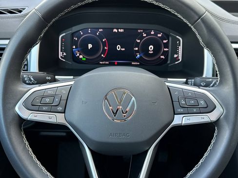 Used 2023 Volkswagen Atlas SE w/ Panoramic Sunroof Package FWD image 24