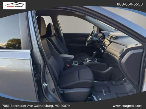 Used 2020 Nissan Rogue SV image 24