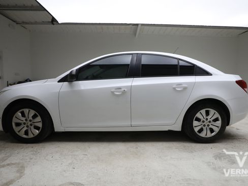 Used 2014 Chevrolet Cruze LS FWD image 2