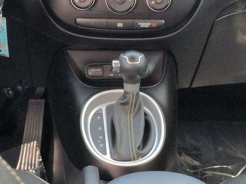 Used 2016 Kia Soul + FWD image 18