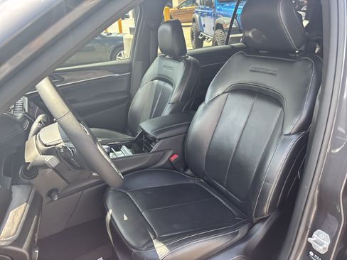 Used 2023 Jeep Grand Cherokee L Overland AWD/4WD image 11