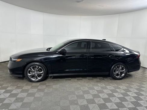 Used 2023 Honda Accord EX image 6
