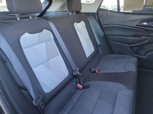 Used 2025 Chevrolet Trax LS image 25