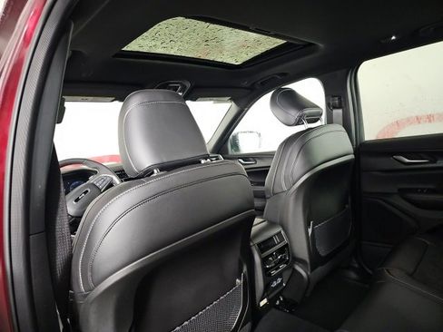 New 2025 Jeep Grand Cherokee 4WD image 27