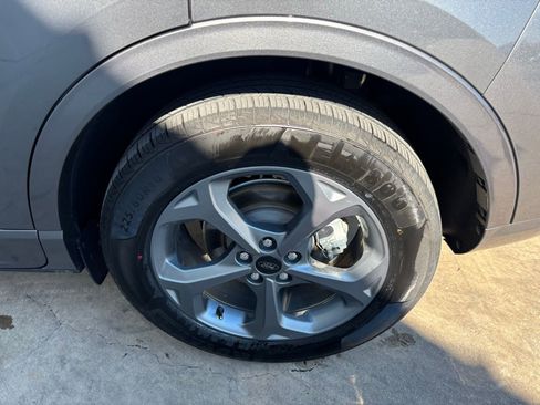 Used 2024 Ford Escape ST-Line image 9