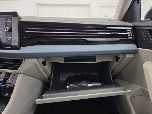 Used 2025 Volkswagen Jetta SE w/ Sunroof Package FWD image 44