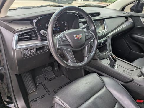 Used 2018 Cadillac XT5 Luxury w/ Driver Awareness Package FWD image 13