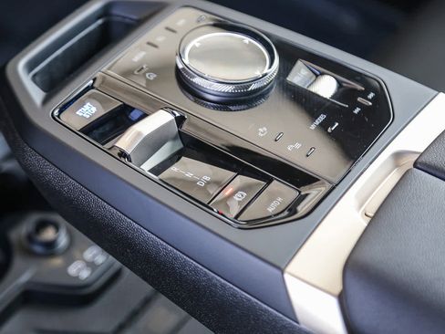 Used 2025 BMW iX xDrive50 image 16