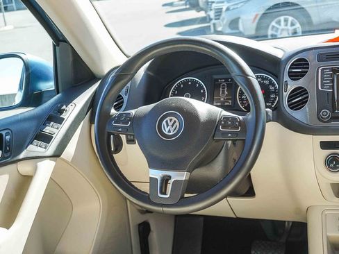 Used 2017 Volkswagen Tiguan S image 16