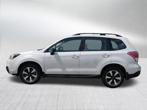 Used 2017 Subaru Forester 2.5i w/ Alloy Wheel Package AWD/4WD image 4