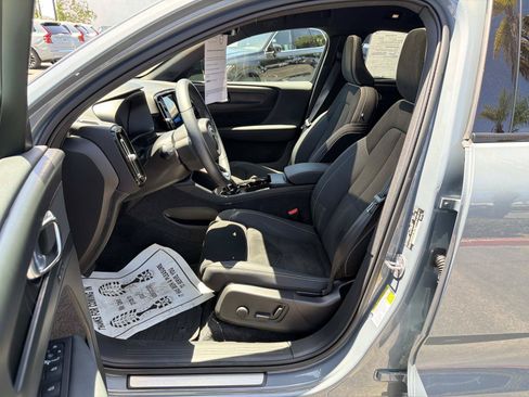 Certified 2023 Volvo C40 P8 Recharge Plus w/ Climate Package AWD/4WD image 17