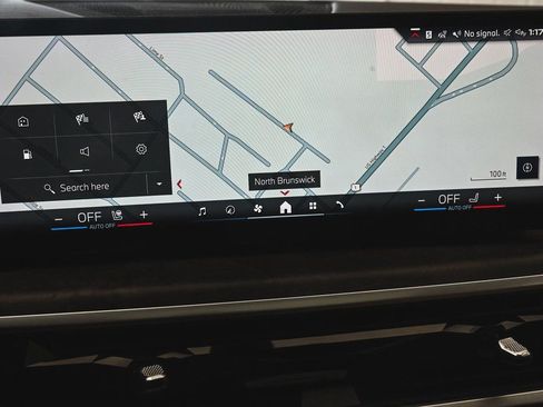 Used 2024 BMW X7 M60i w/ Executive Package image 28