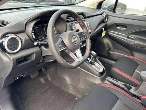 New 2025 Nissan Versa SR w/ Trunk Package image 11