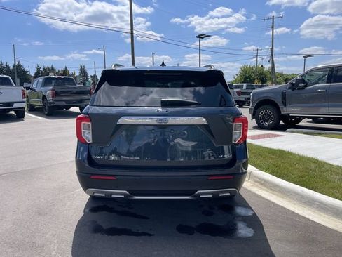 Certified 2023 Ford Explorer XLT w/ Equipment Group 202A AWD/4WD image 4